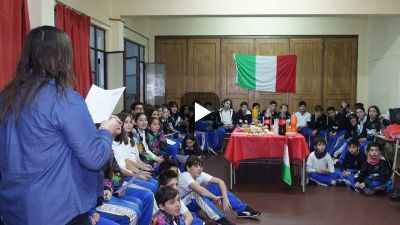 ACAESIT: Actividades en italiano relacionadas con la alimentación