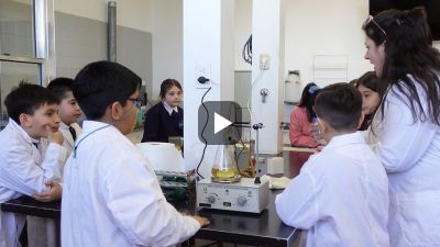 Colegio Perito Moreno: Alumnos analizaron muestras de agua