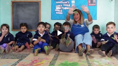 Dactilopintura en sala de tres - Colegio MarÃa Auxiliadora